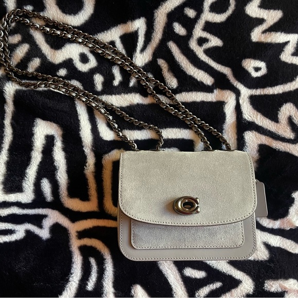 Coach Madison Shoulder Bag 16
Condition: 9/10 - Picture 6 of 8